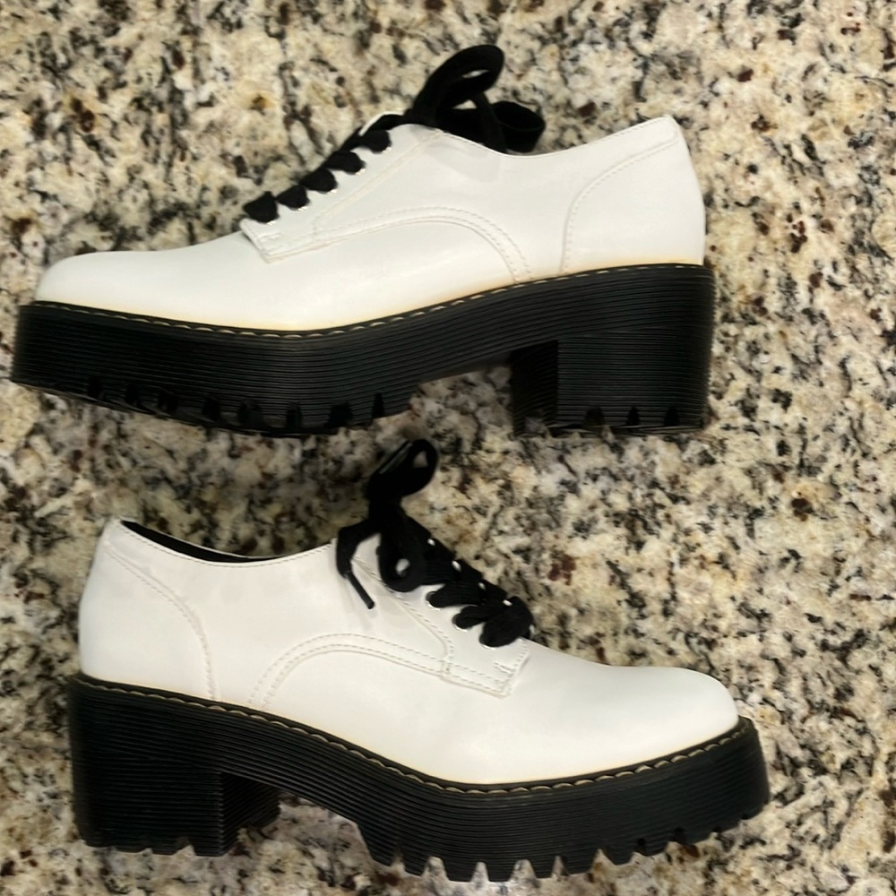 Madden girl lug bootie shoe white size 8.5